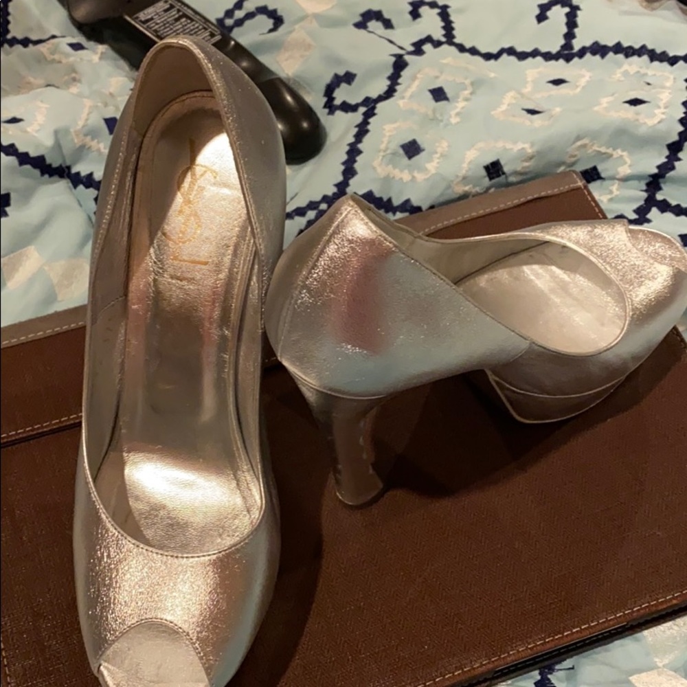 Shoe